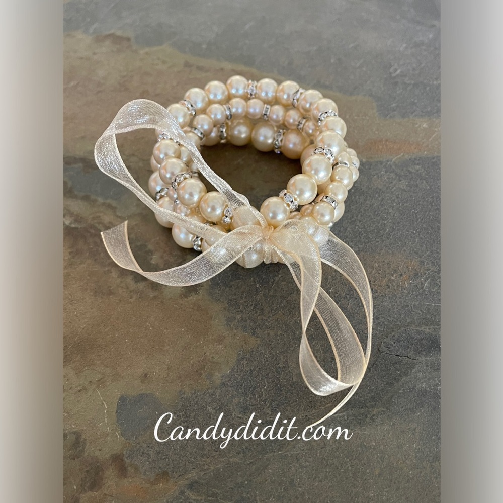 Beautiful NWT Set Of 4 Handmade Glass Pearl Stack Bracelets By Candy Did It!